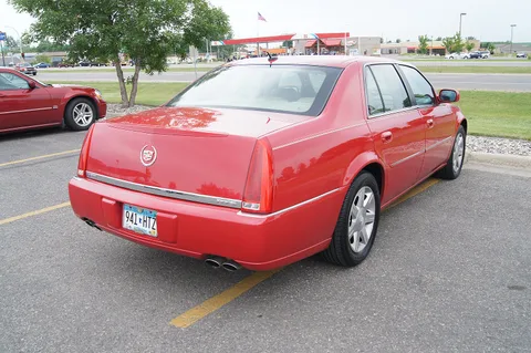 Cadillac DTS — 7