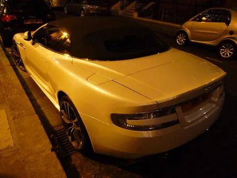Aston Martin DBS Volante — 6