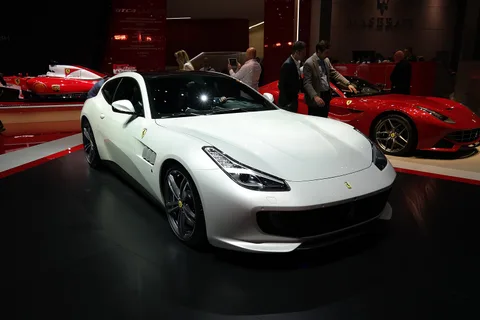 Ferrari GTC4Lusso — 2