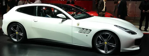 Ferrari GTC4Lusso — 4