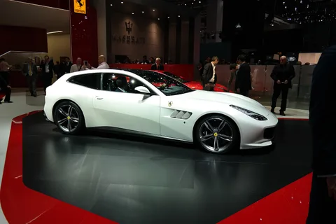 Ferrari GTC4Lusso — 5
