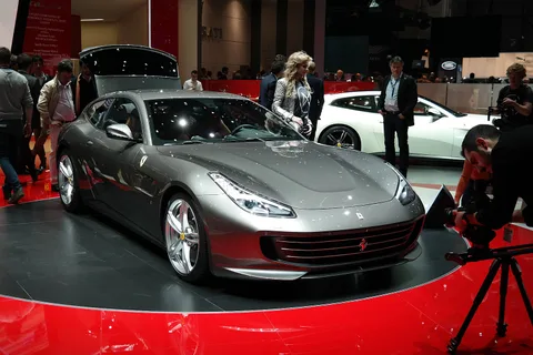 Ferrari GTC4Lusso — 7