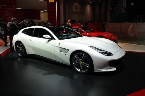 Ferrari GTC4Lusso — 8