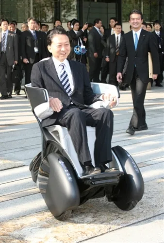 Toyota i-REAL — 3