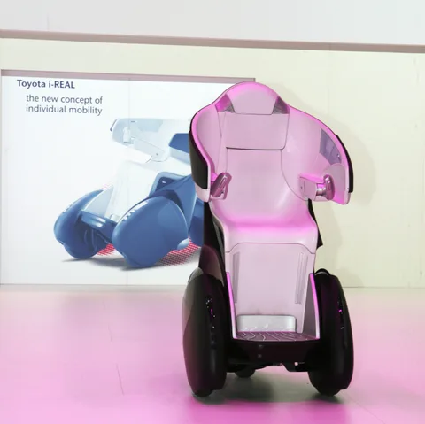 Toyota i-REAL — 4