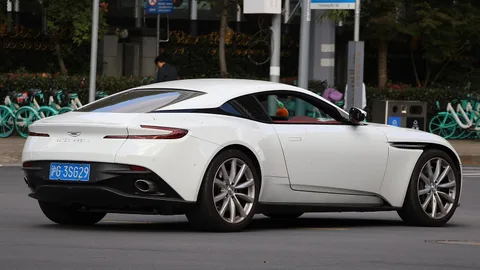 Aston Martin DB11 — 2
