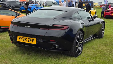 Aston Martin DB11 — 4