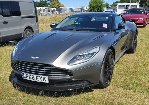 Aston Martin DB11 — 6