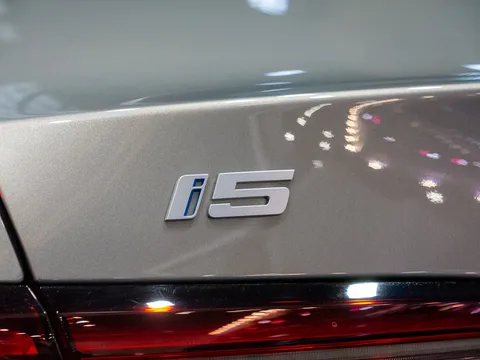 BMW i5 — 7