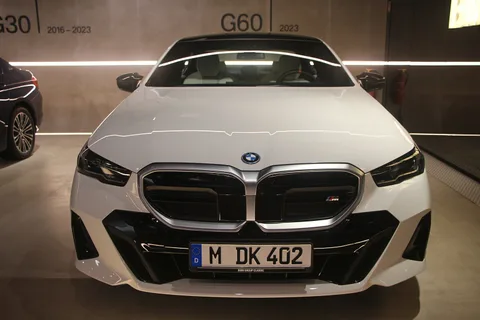 BMW i5 — 8