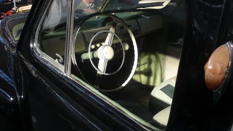 Volvo PV444 — 8