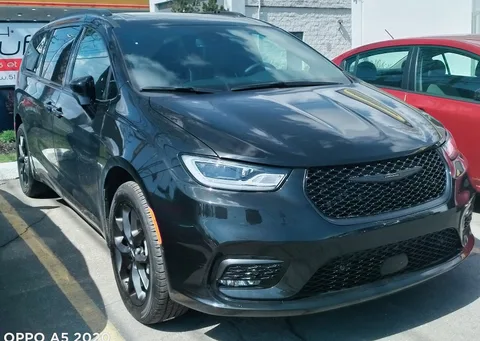 Chrysler Pacifica — 2