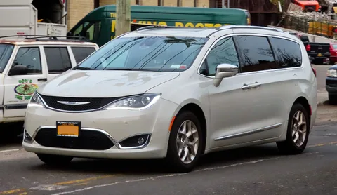 Chrysler Pacifica — 5