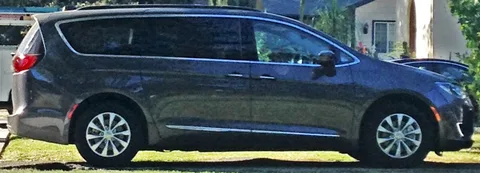 Chrysler Pacifica — 7