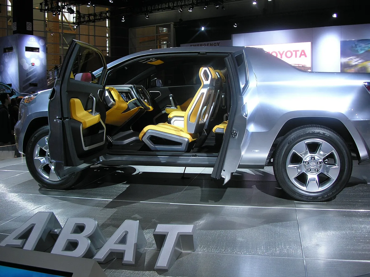 Toyota concept vehicles, 2000–2009#A-BAT