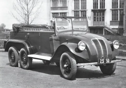 Tatra 82