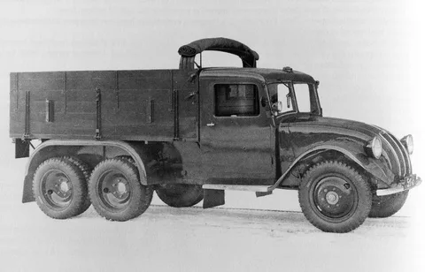 Tatra 82 — 3