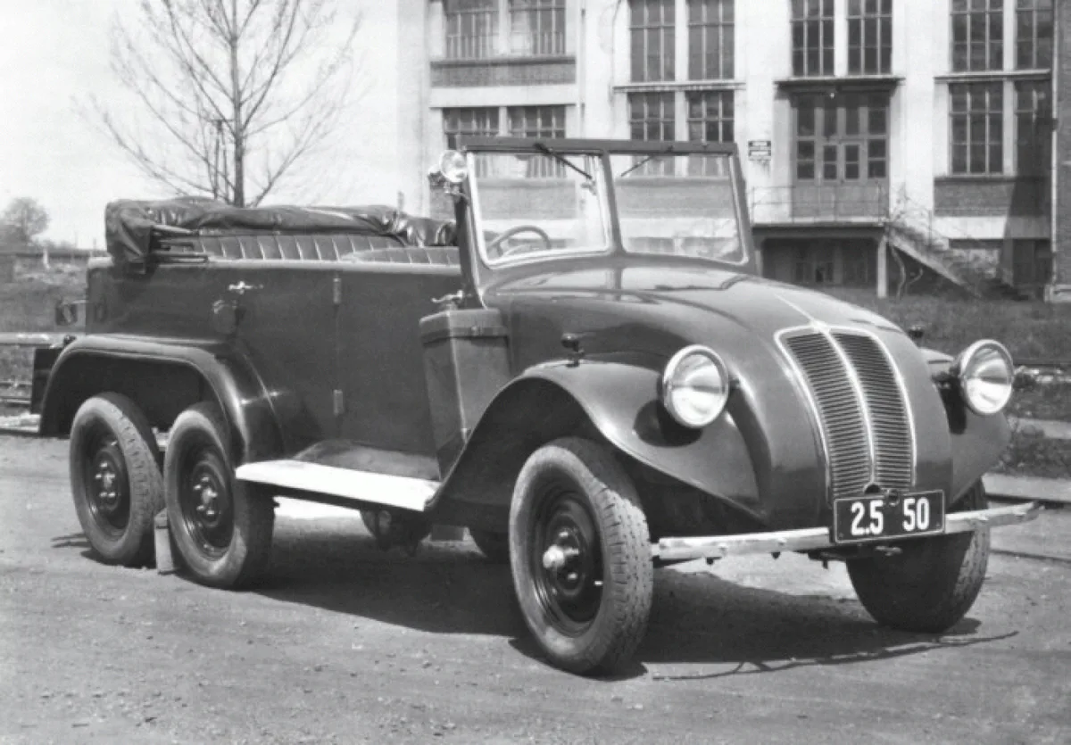 Tatra 82