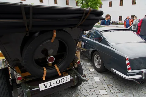 Ferrari 250 GT 2+2 — 2