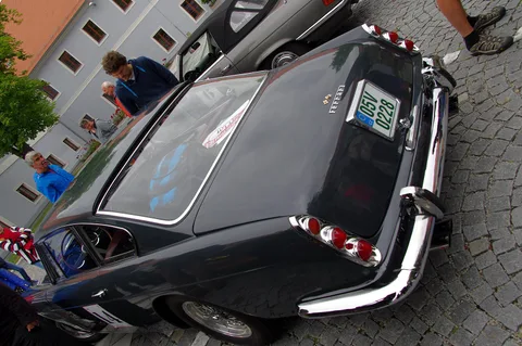 Ferrari 250 GT 2+2 — 3