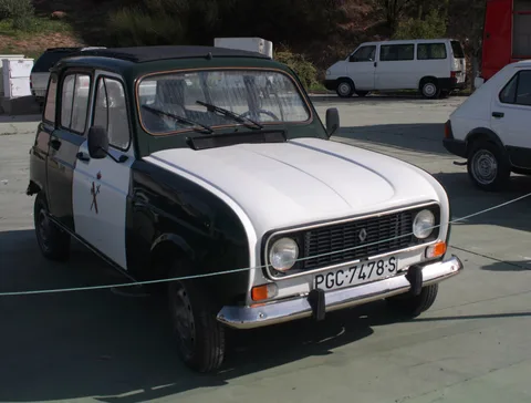 Renault 4 — 2