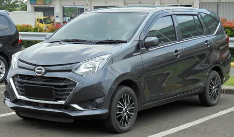 Daihatsu Sigra — 3