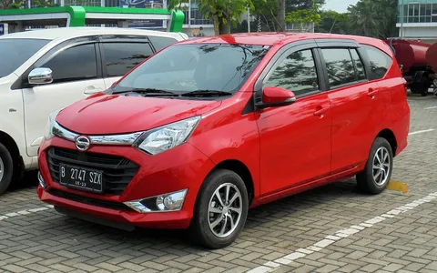 Daihatsu Sigra — 6