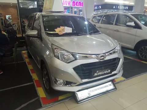 Daihatsu Sigra — 7