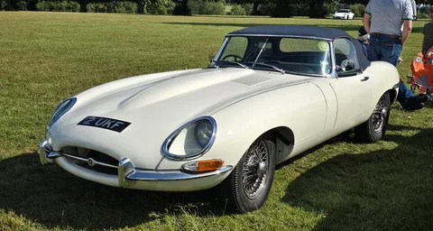 Jaguar E-Type — 2