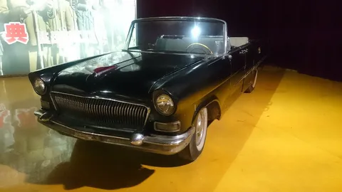 Hongqi CA72 — 6