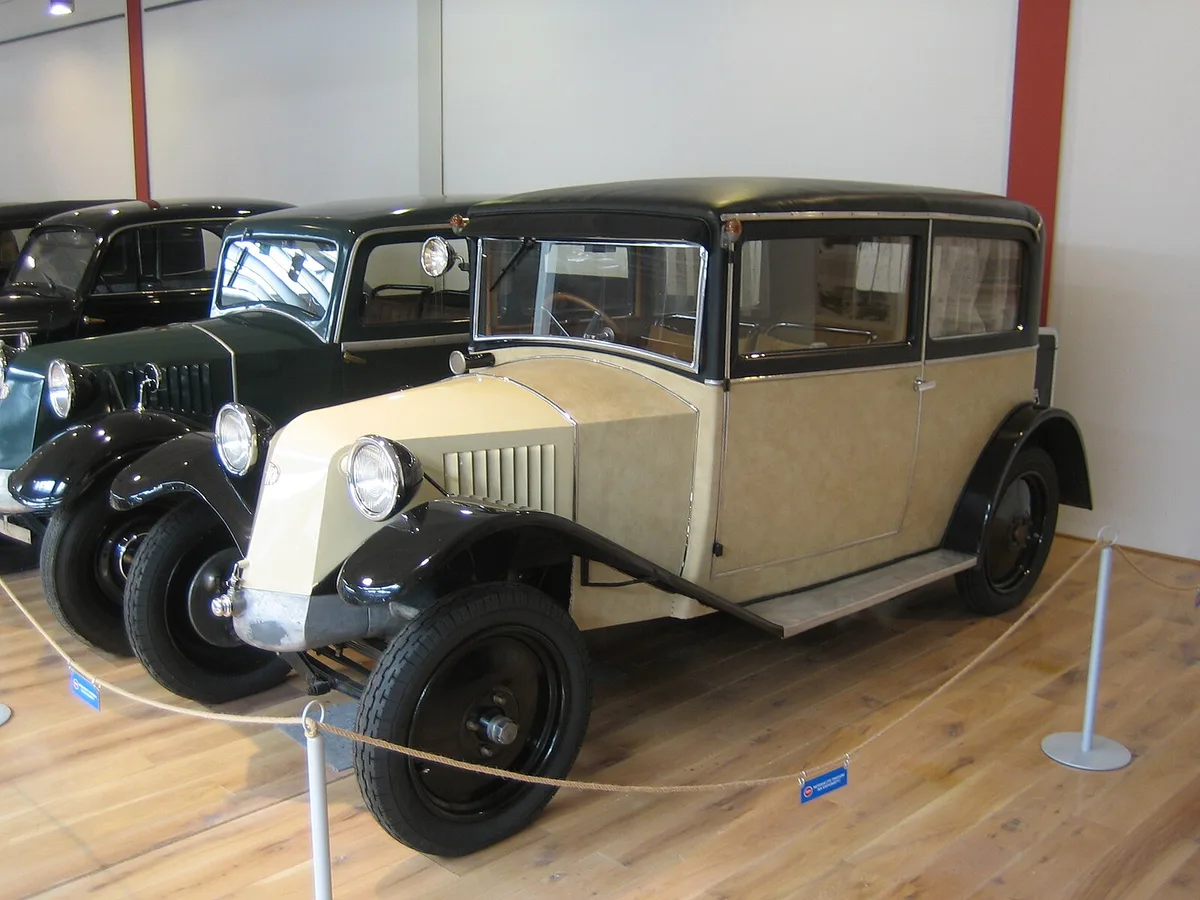 Tatra 12