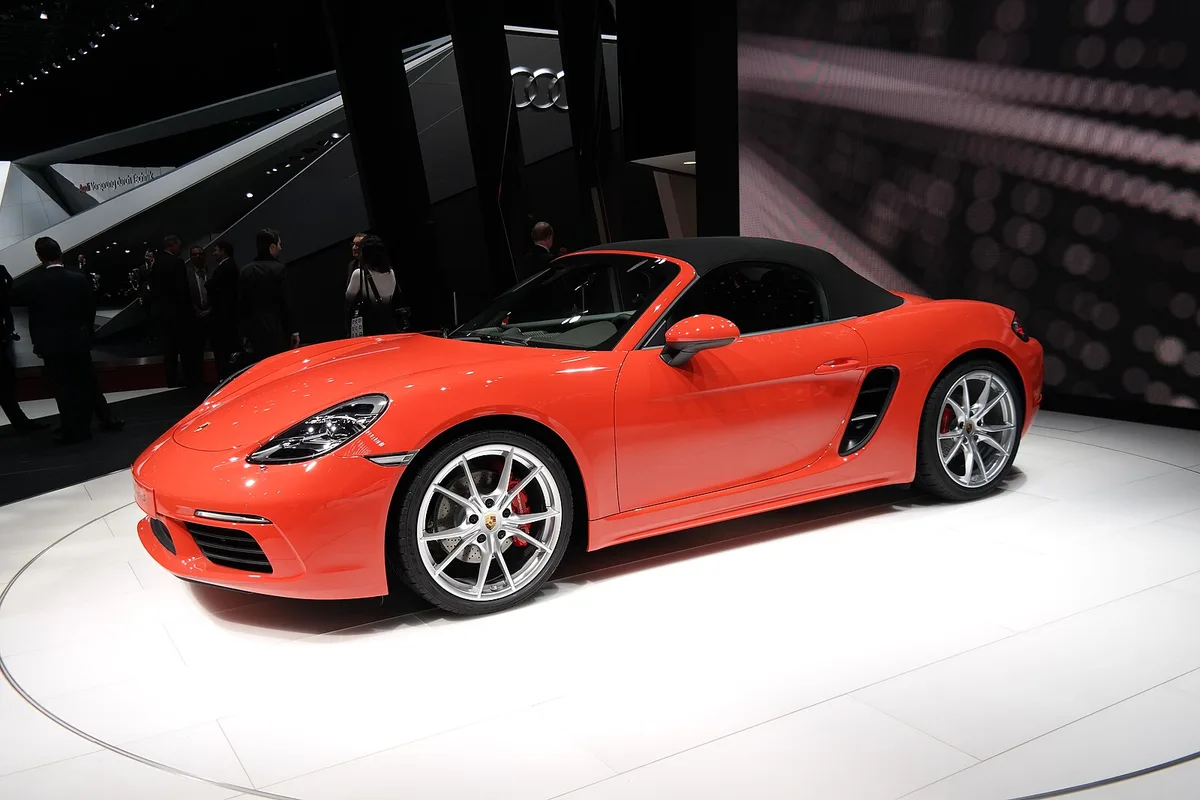 Porsche 982