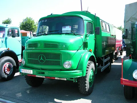 Mercedes-Benz LA 911 — 2