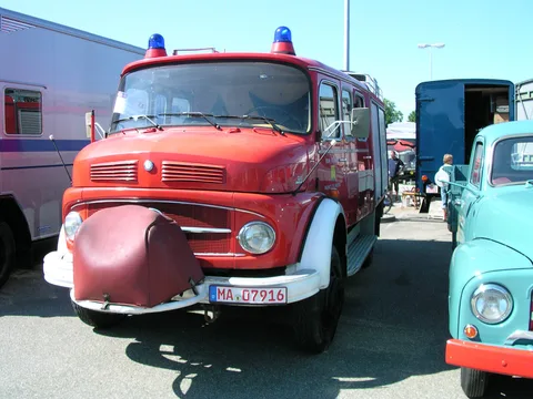 Mercedes-Benz LA 911 — 4