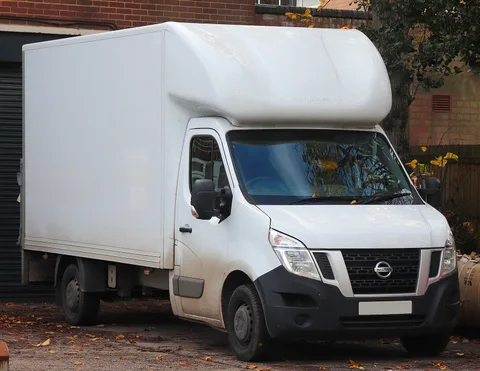 Nissan NV400 — 6