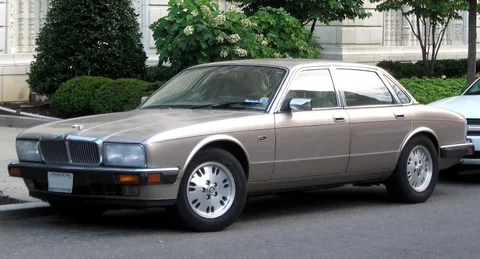 Jaguar XJ (XJ40)
