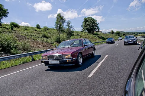 Jaguar XJ (XJ40) — 3