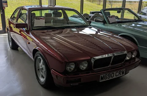 Jaguar XJ (XJ40) — 7