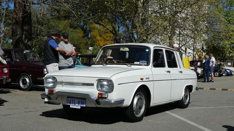Renault 10 — 8