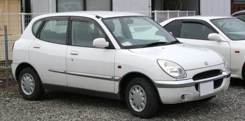 Daihatsu Storia — 2