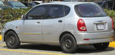 Daihatsu Storia — 3