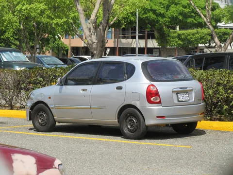 Daihatsu Storia — 5