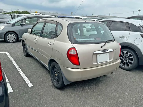 Daihatsu Storia — 7