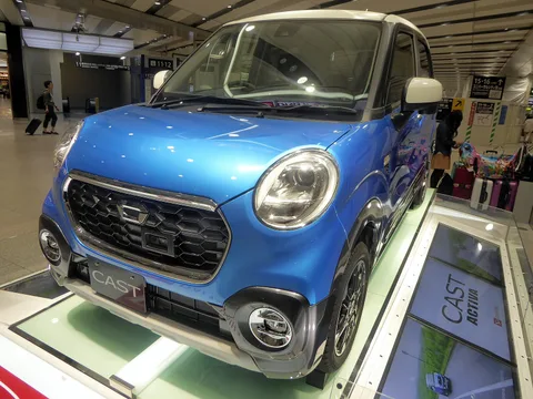 Daihatsu Cast — 6