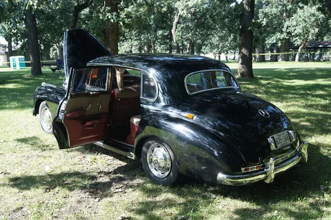 Mercedes-Benz W186 — 8