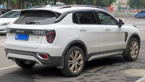 Lynk & Co 01 — 3