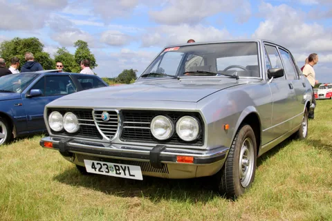 Alfa Romeo 2300 — 2