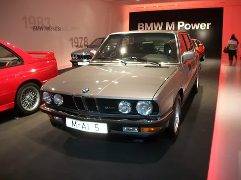 BMW M5 (E28) — 4