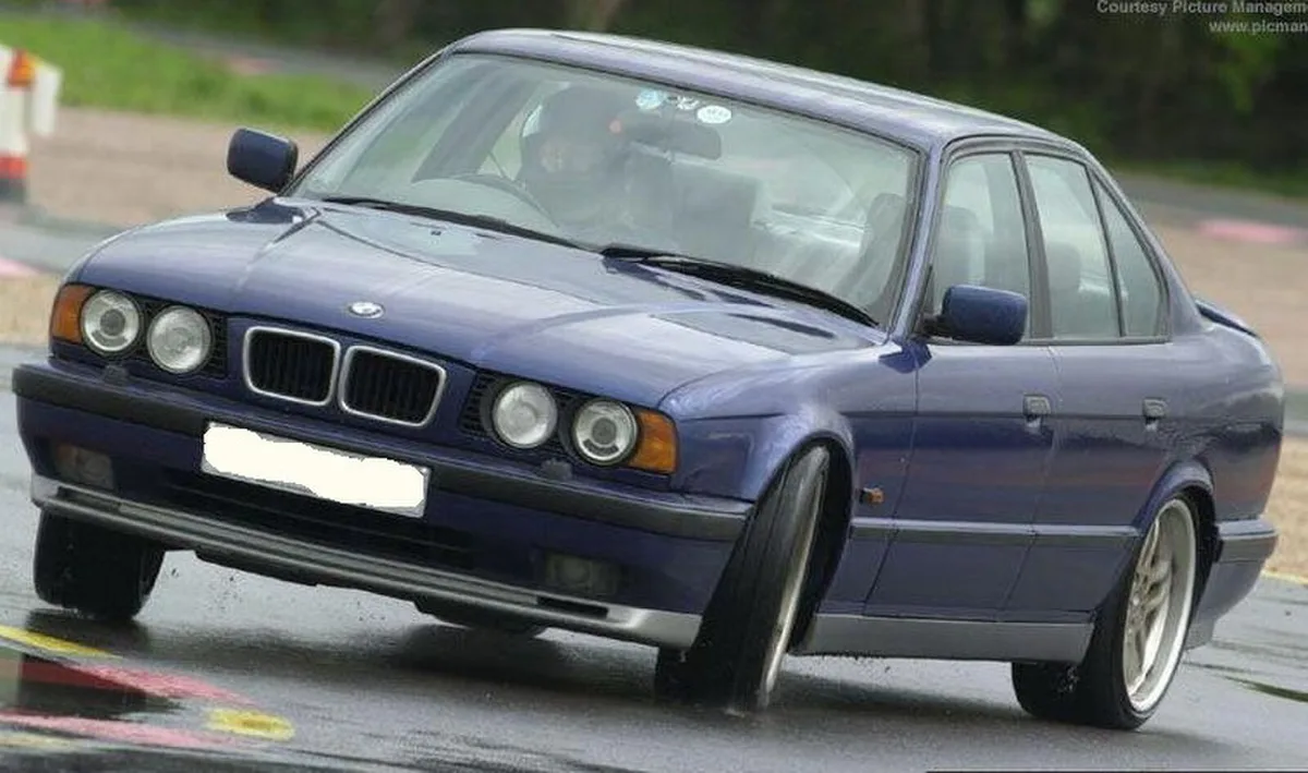 BMW M5 (E34)