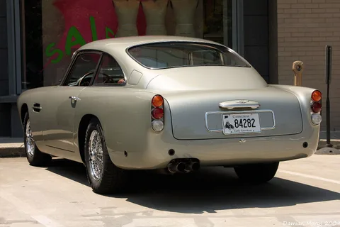Aston Martin DB4 — 2